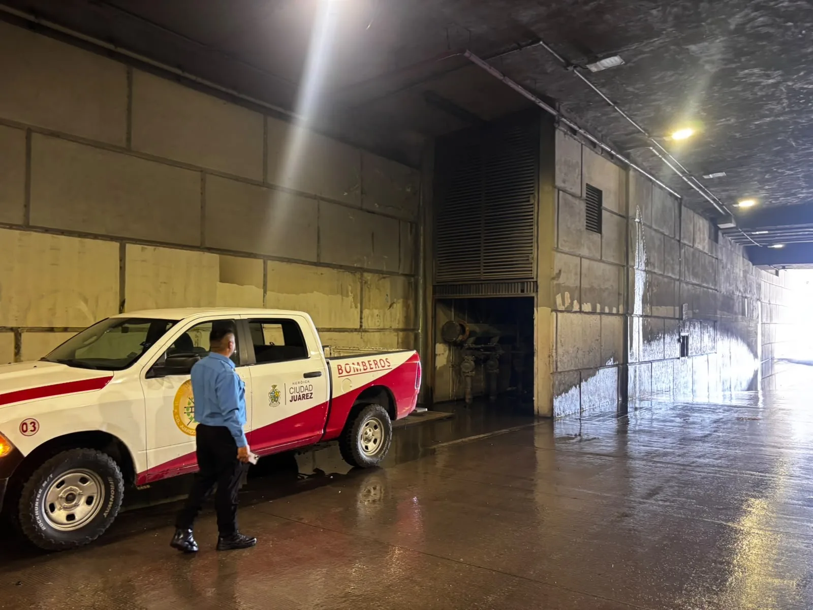 Protección Civil y JMAS realizan desazolve en alcantarillado de avenida Juárez para evitar inundaciones en puente 16 de Septiembre - imagen 6