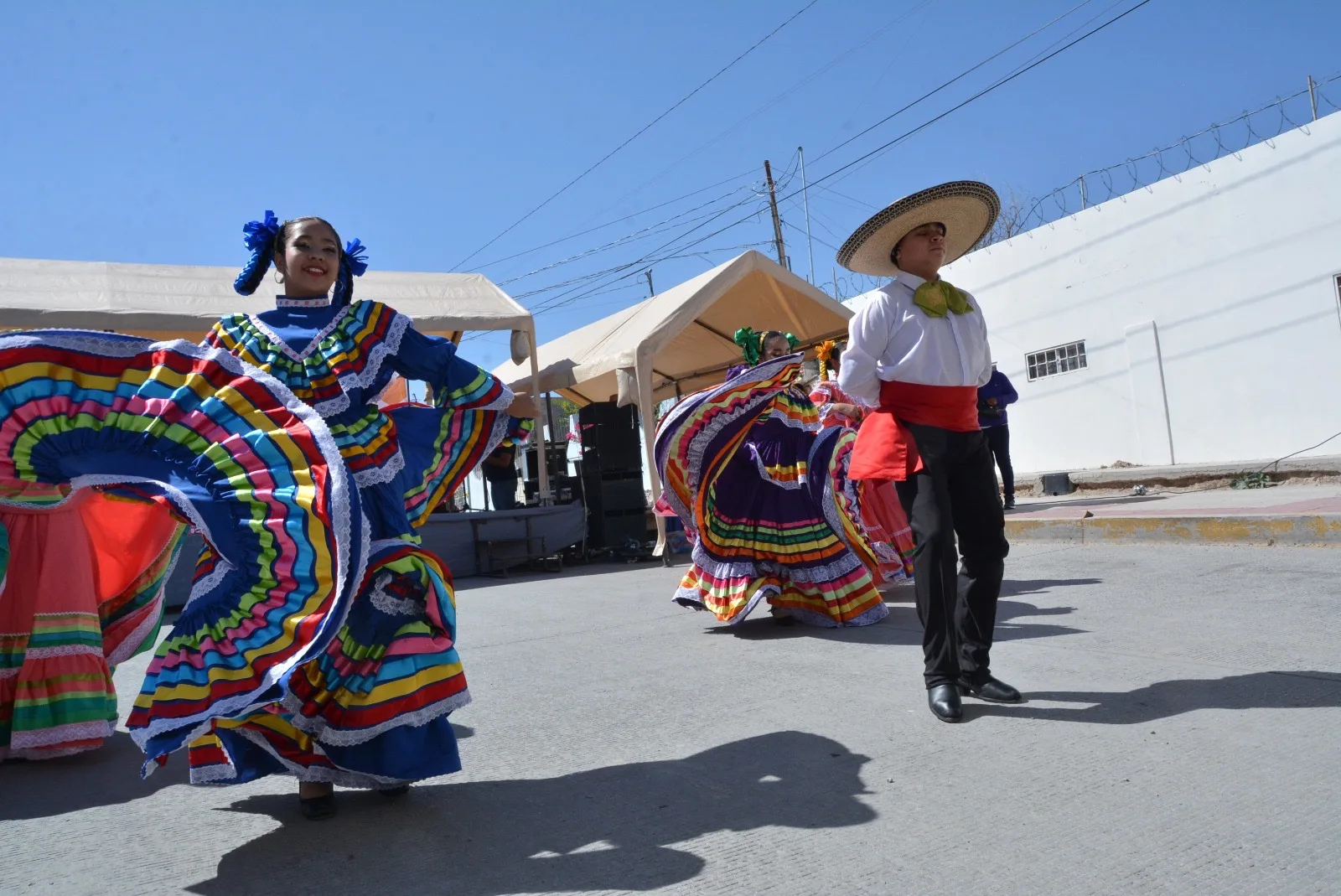 Festival CruzArte reúne arte, cultura y servicios gratuitos en el Centro Comunitario Azteca de Ciudad Juárez - imagen 5