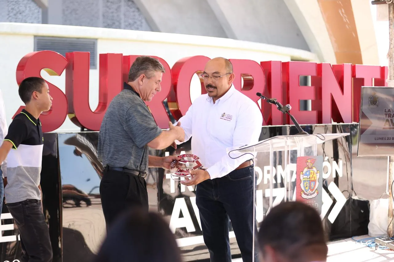 Avanza Cruzada del Cambio en Juárez con retiro de 5 mil toneladas de residuos y reconocimientos a empresas y ciudadanos - imagen 1