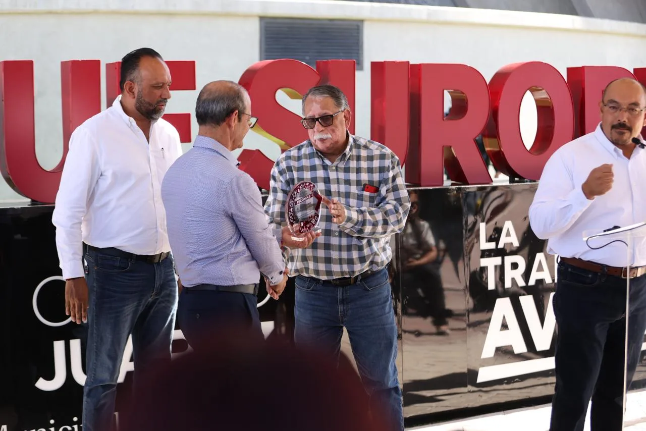 Avanza Cruzada del Cambio en Juárez con retiro de 5 mil toneladas de residuos y reconocimientos a empresas y ciudadanos - imagen 4