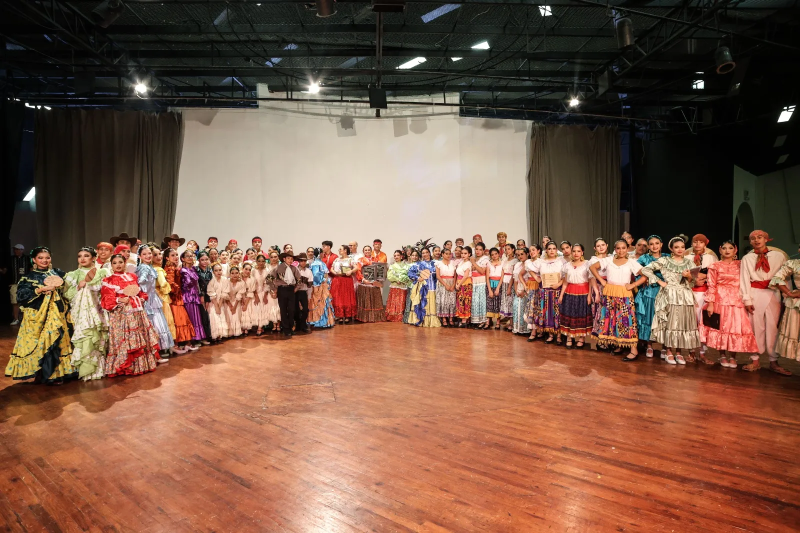 Compañía de Danza Folklórica Témari celebra 20 años en Ciudad Juárez con espectáculo cultural - imagen 8