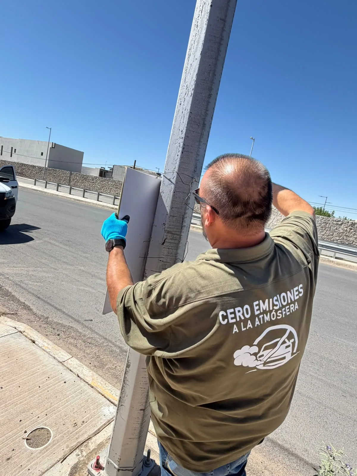 Retiran 200 pendones sin permiso en Valle del Sol, Juárez - imagen 9