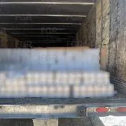 FGR asegura tractocamión con 80 mil latas posiblemente de procedencia ilícita en Tabasco - imagen 3