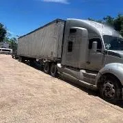 FGR asegura tractocamión con 80 mil latas posiblemente de procedencia ilícita en Tabasco - imagen 1