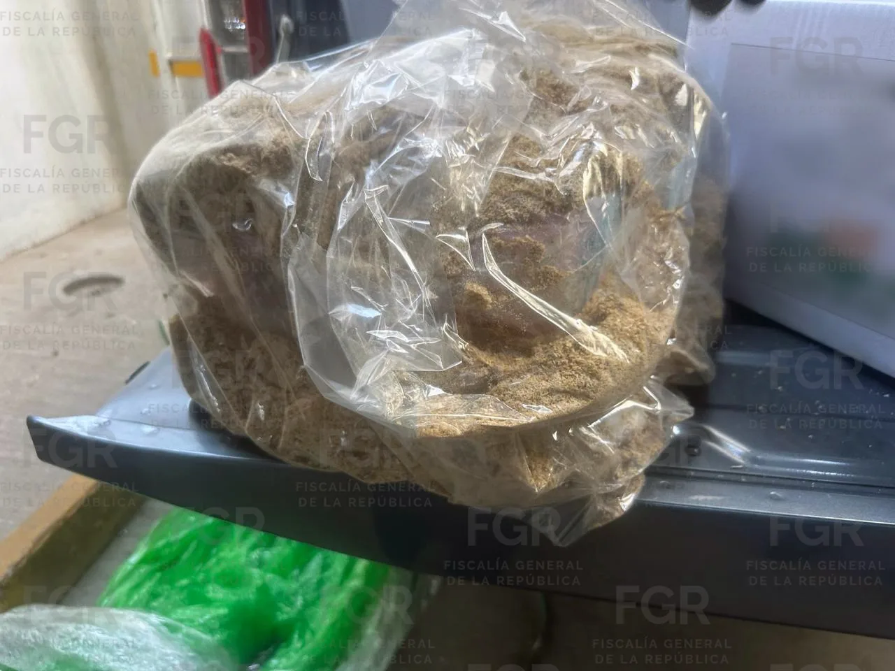 FGR asegura más de 145 kilos de metanfetamina en Hermosillo, Sonora - imagen 12