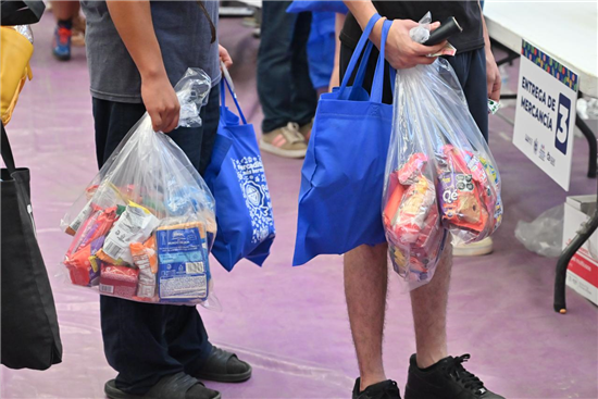 Miles de personas participan en la tercera edición del Mercadito Más Barato en Chihuahua - imagen 3