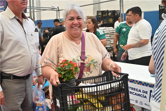Miles de personas participan en la tercera edición del Mercadito Más Barato en Chihuahua - imagen 6
