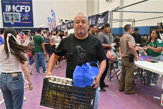 Miles de personas participan en la tercera edición del Mercadito Más Barato en Chihuahua - imagen 8