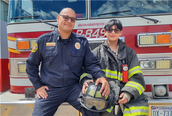 Morgan Salazar, de 11 años, sueña con ser bombero como su padre en Chihuahua - imagen 3