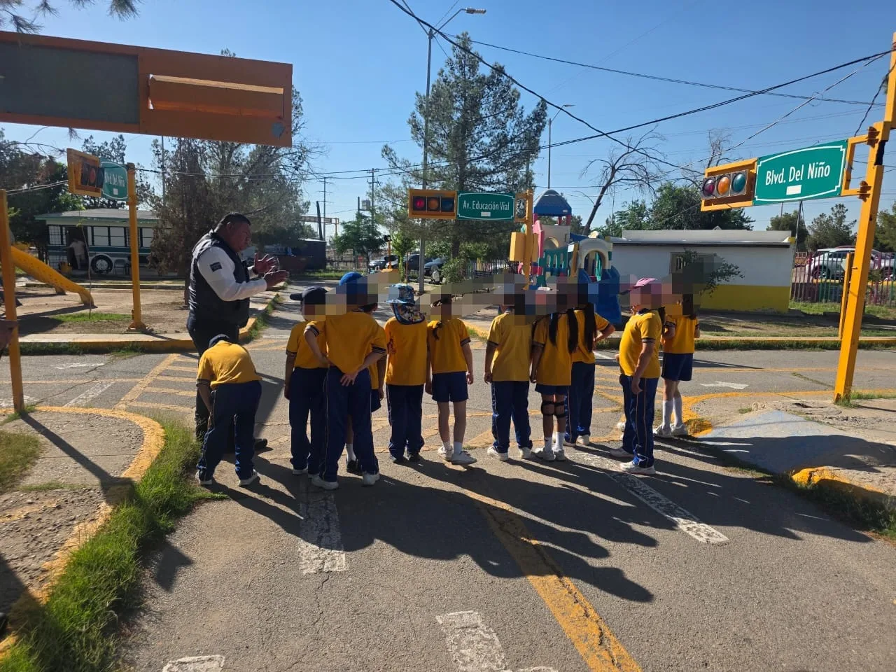 Alumnos del Colegio Rayenare aprenden sobre seguridad vial en la Escuela Vial - imagen 1