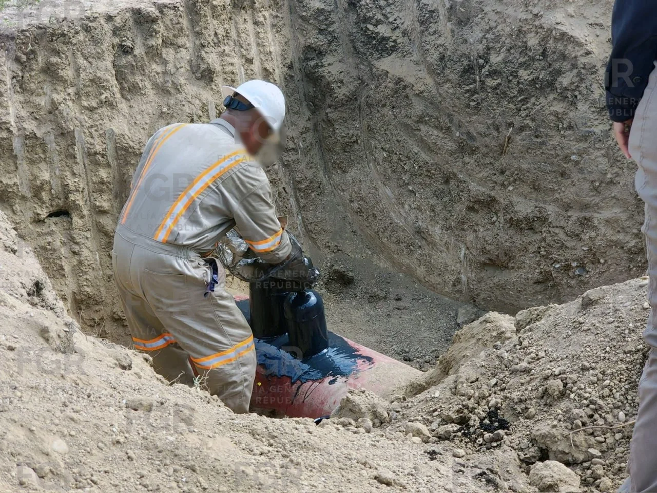 FGR destruye dos tomas clandestinas de hidrocarburo en General Terán, Nuevo León - imagen 4