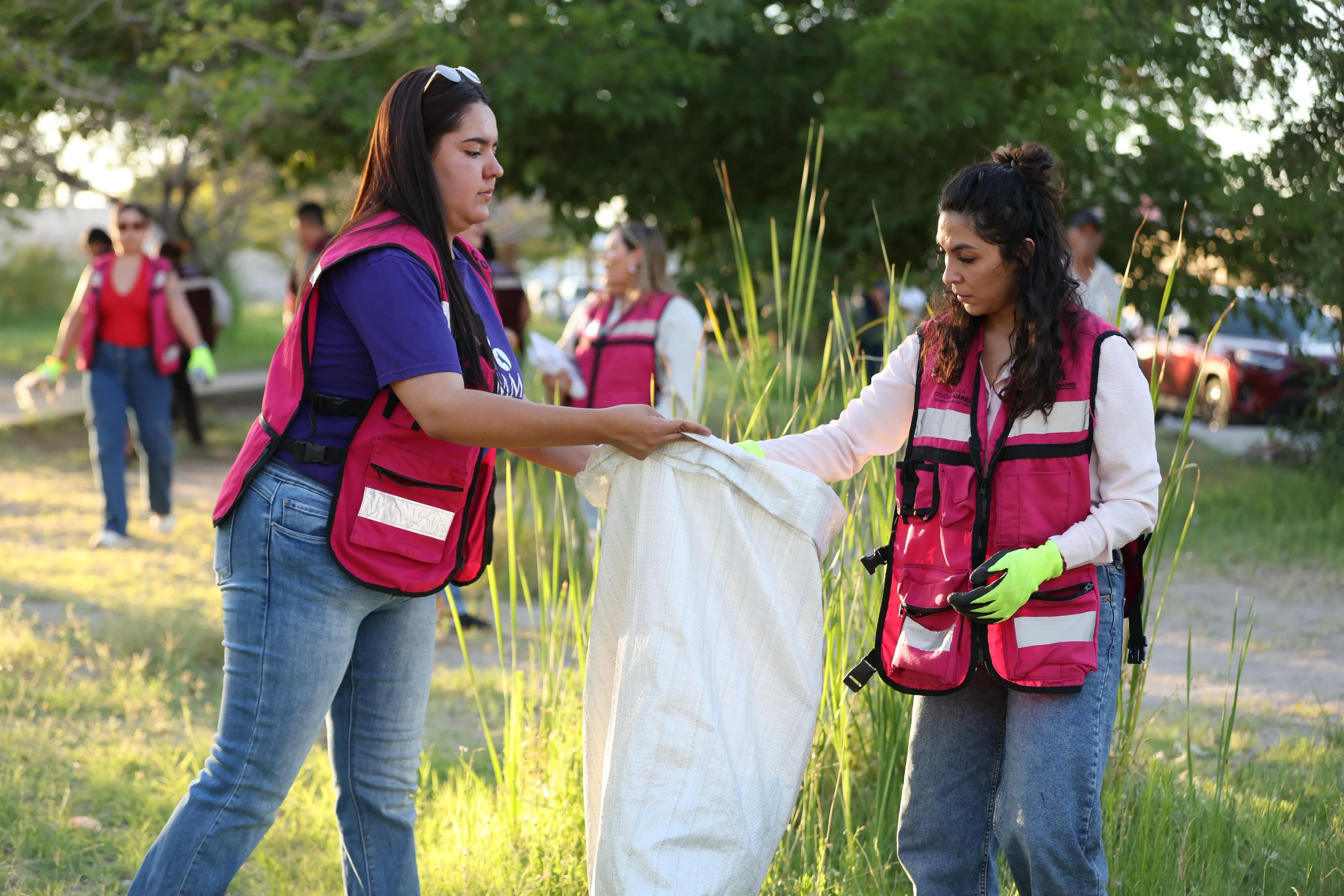 Presidente Municipal de Juárez convoca a vecinos a limpiar parque en Colinas del Sol - imagen 24