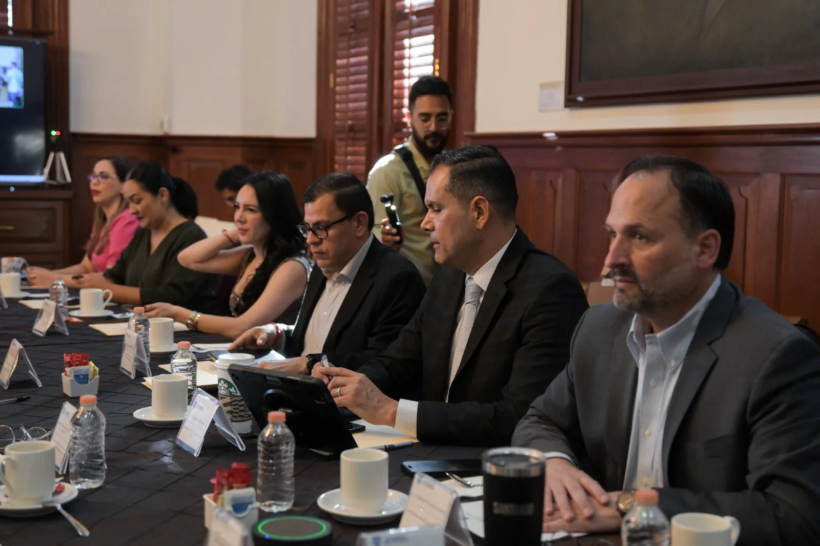 Maru Campos encabeza reunión de seguridad en Chihuahua y revisan atención a víctimas y prevención del delito - imagen 1