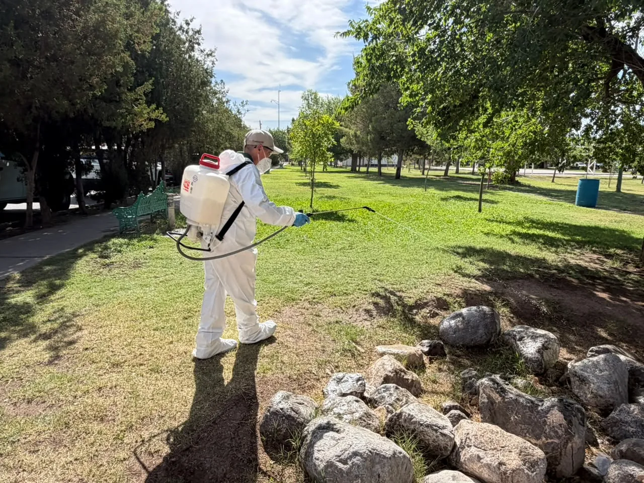 Inician fumigación contra garrapatas en parque Los Güeros y zonas aledañas en Ciudad Juárez - imagen 2