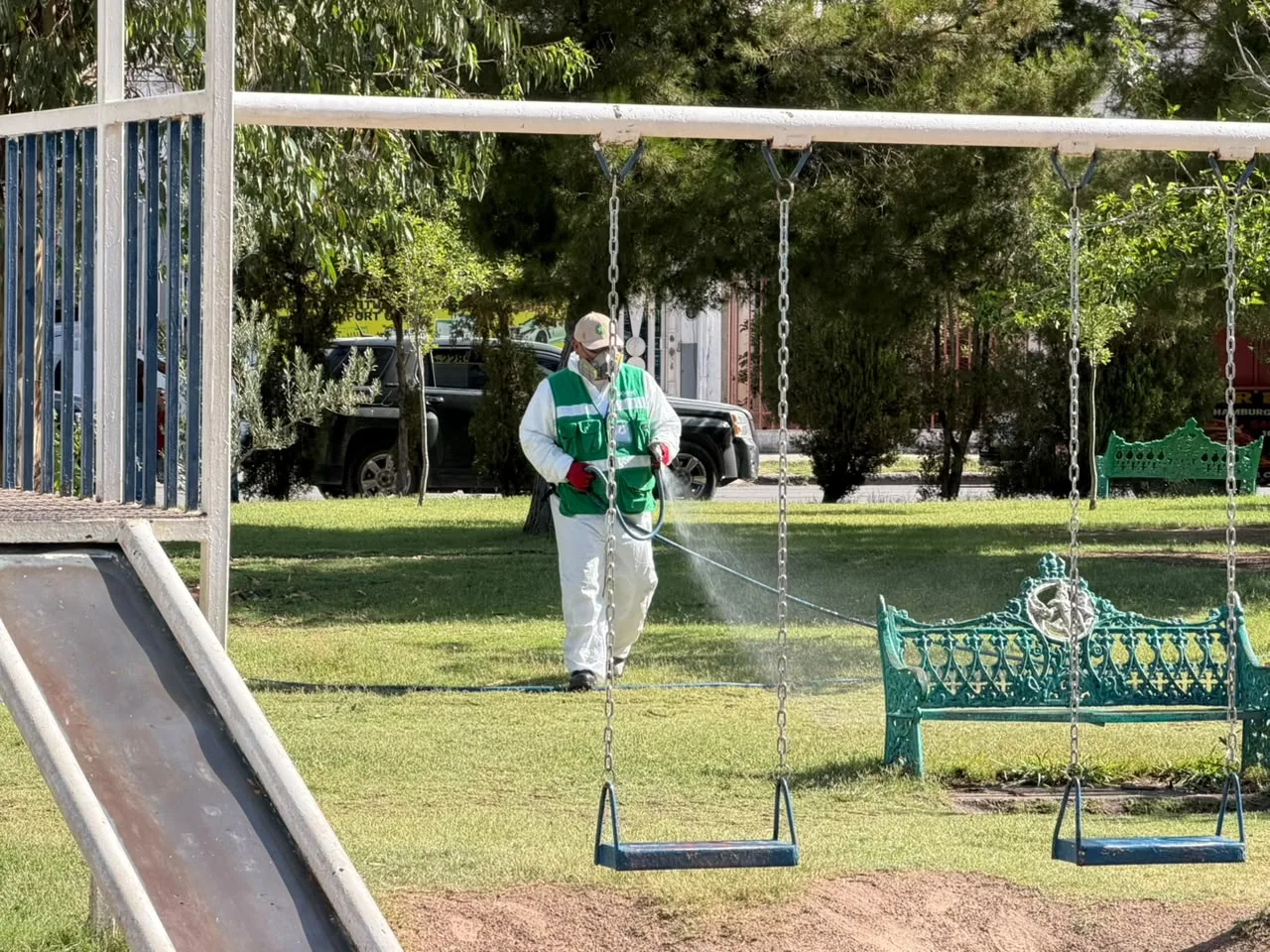 Inician fumigación contra garrapatas en parque Los Güeros y zonas aledañas en Ciudad Juárez - imagen 8