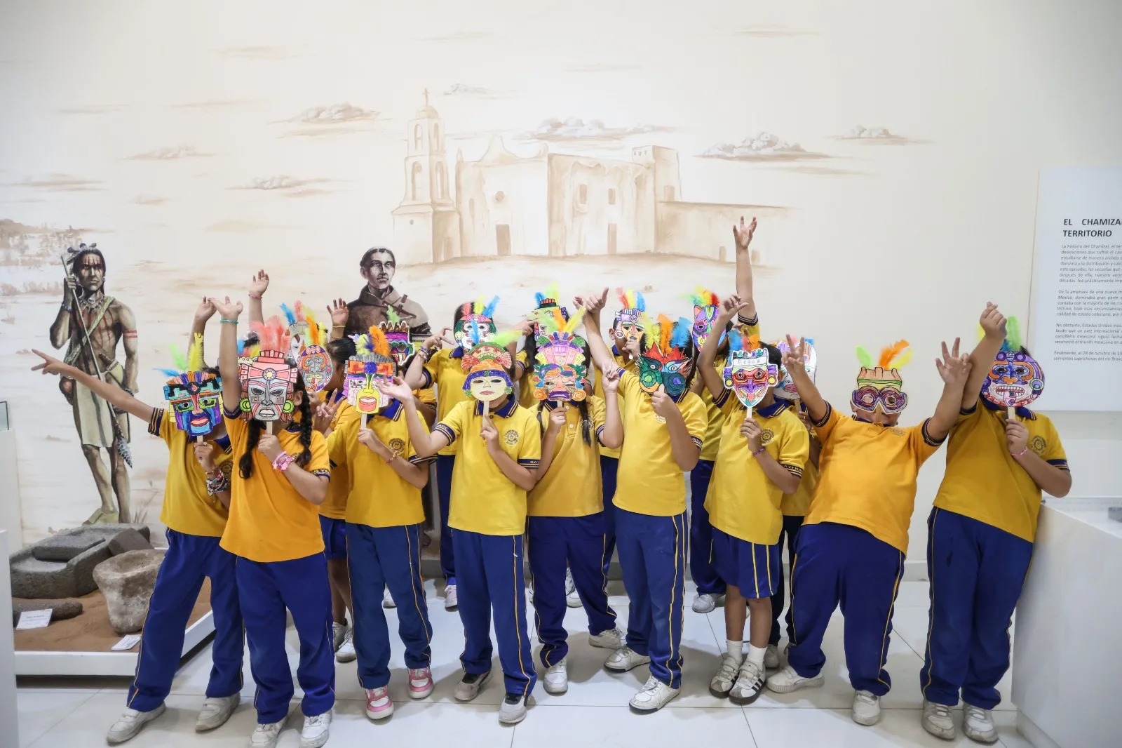 Estudiantes del Colegio Rayenare exploran patrimonio cultural en el Museo de Arqueología e Historia de El Chamizal - imagen 7