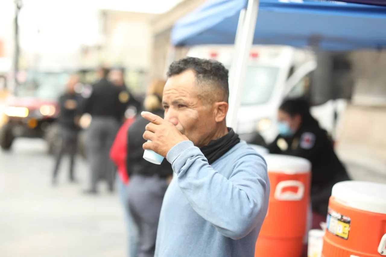Ciudad Juárez lanza campaña de hidratación para proteger a 36 mil personas durante la temporada de calor - imagen 8