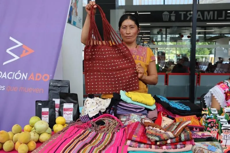 Feria Artesanal en Mérida reúne a 63 artesanas de cinco estados para promover sus productos - imagen 1
