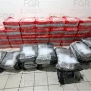 FGR detiene a cinco personas en Chiapas por transporte de cocaína en embarcación sin matrícula - imagen 1