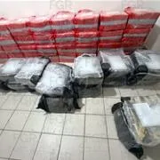 FGR detiene a cinco personas en Chiapas por transporte de cocaína en embarcación sin matrícula - imagen 3