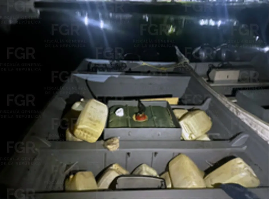 FGR detiene a cinco personas en Chiapas por transporte de cocaína en embarcación sin matrícula - imagen 8