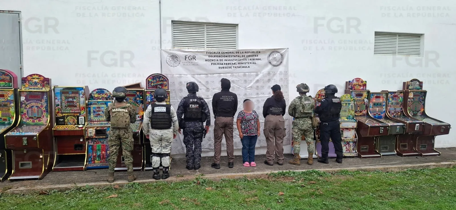 FGR asegura 31 máquinas tragamonedas ilegales en Tuxtla Chico, Chiapas - imagen 6