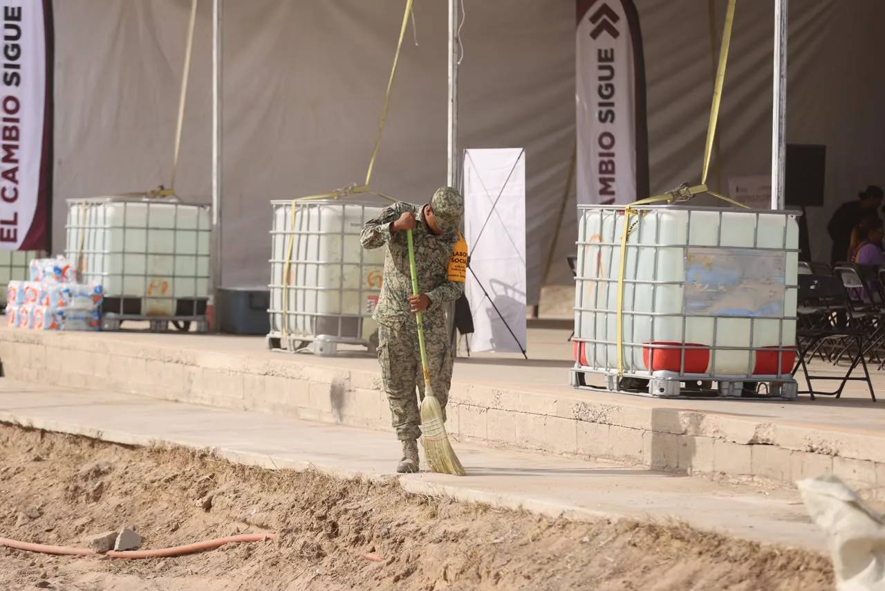 Juárez Amanece Limpio interviene 10 colonias, inicia en Praderas del Oriente - imagen 4
