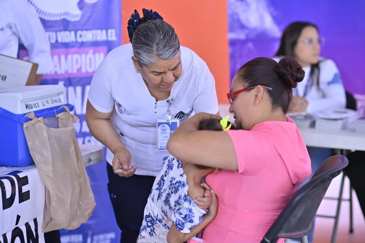 Llevan feria de salud y trámites gratuitos a Oasis Revolución, en Ciudad Juárez - imagen 1