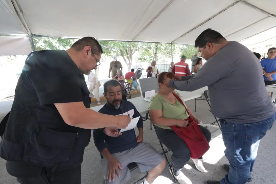 Vecinos de Gómez Morín acceden a servicios municipales durante Cruzadas por Juárez en Ciudad Juárez - imagen 7