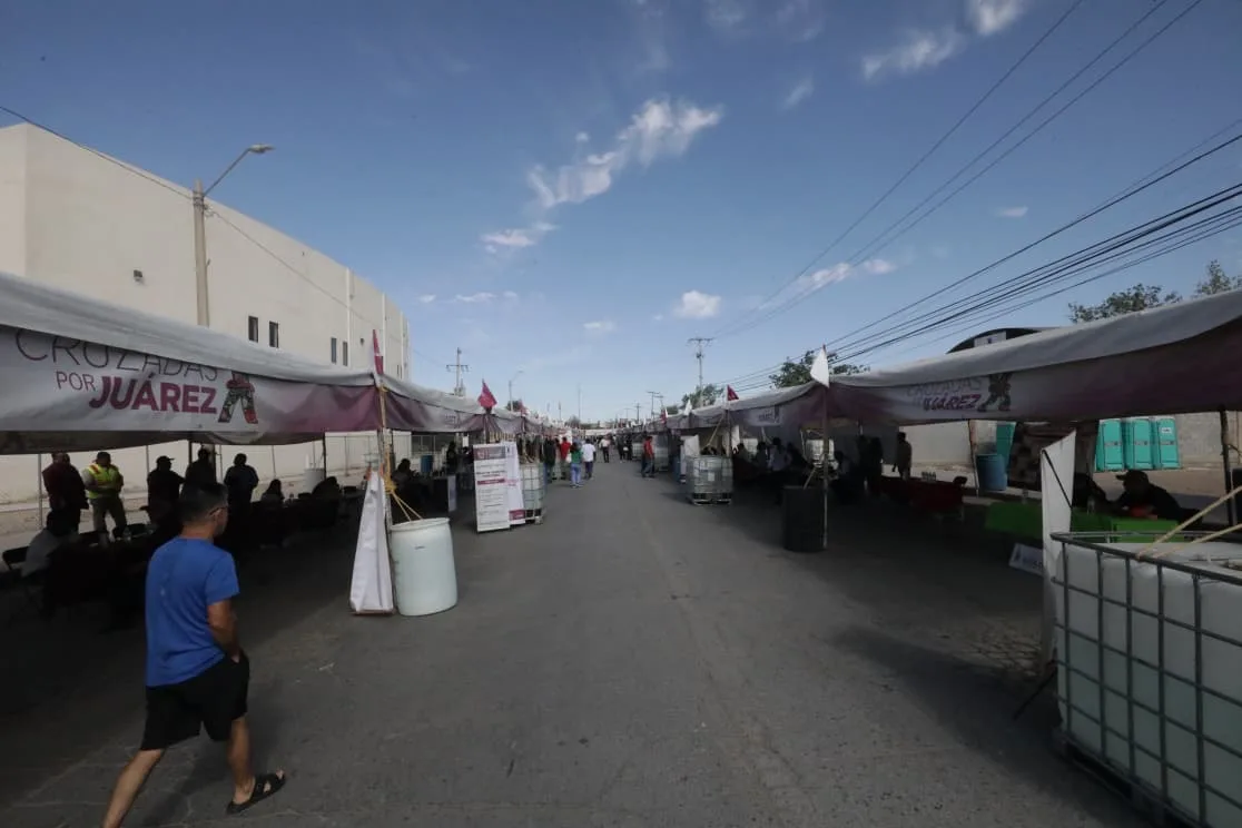 Vecinos de Gómez Morín acceden a servicios municipales durante Cruzadas por Juárez en Ciudad Juárez - imagen 8