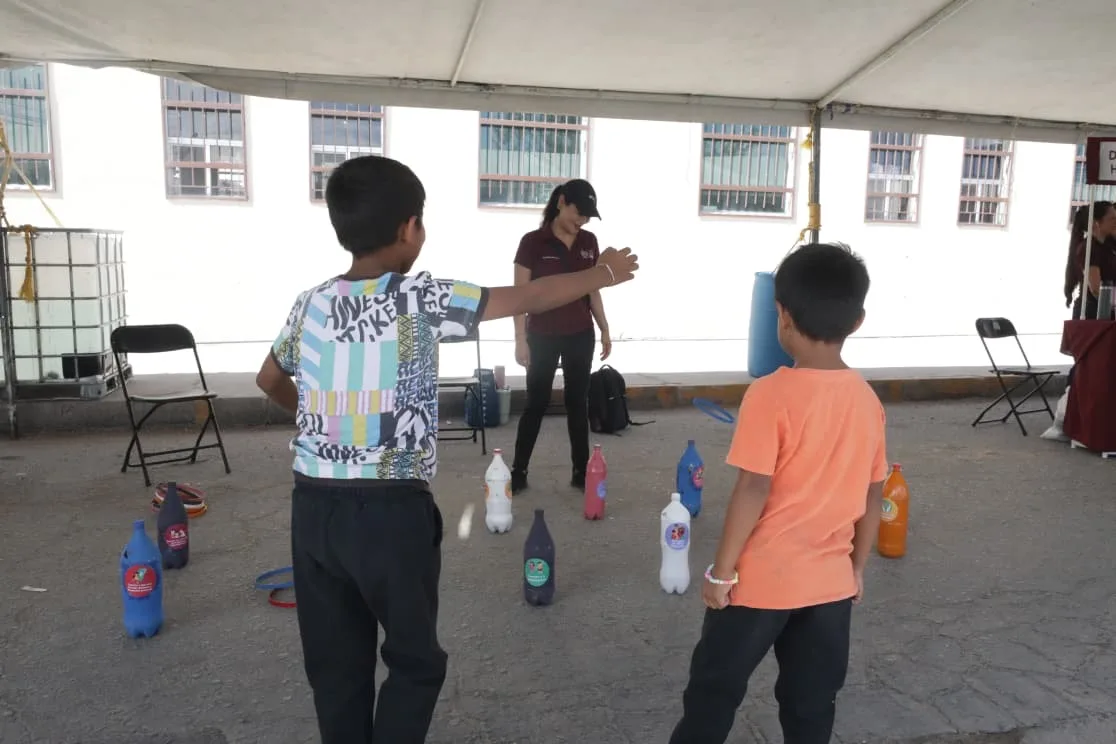 Vecinos de Gómez Morín acceden a servicios municipales durante Cruzadas por Juárez en Ciudad Juárez - imagen 12