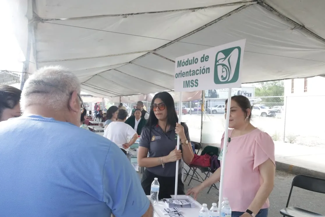 Vecinos de Gómez Morín acceden a servicios municipales durante Cruzadas por Juárez en Ciudad Juárez - imagen 16