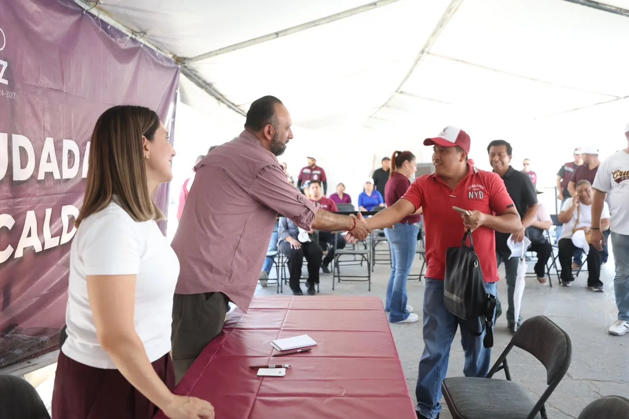 Alcalde de Ciudad Juárez atiende solicitudes ciudadanas en audiencia durante Cruzada por Juárez - imagen 7