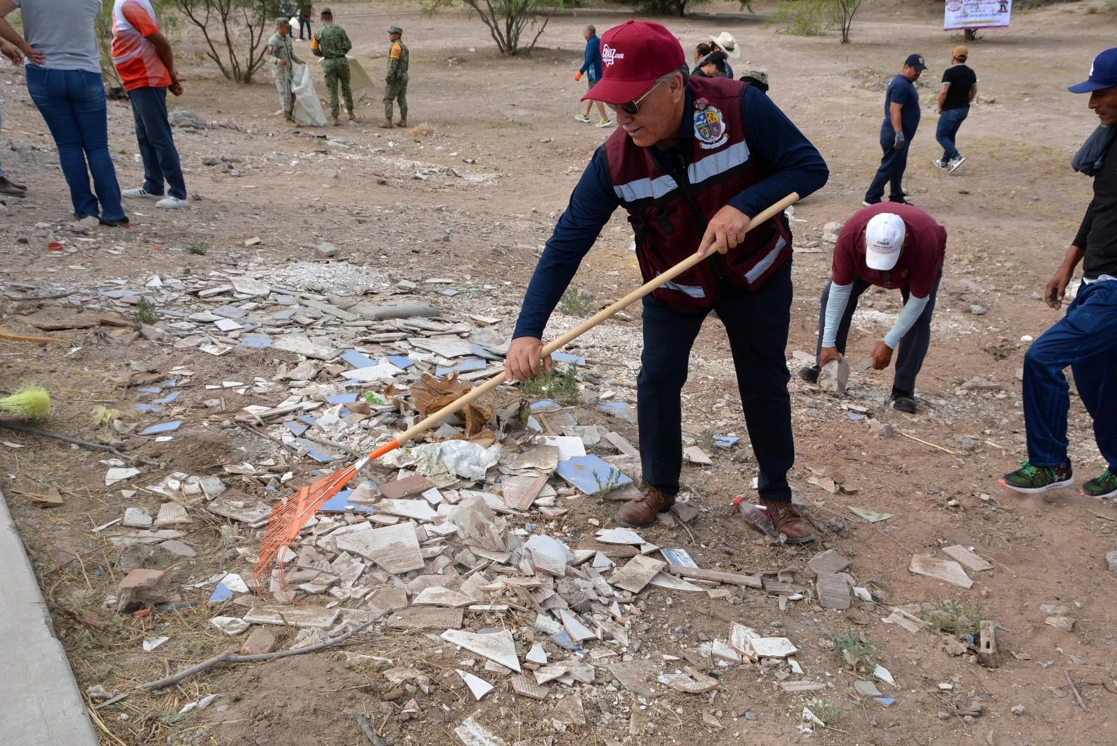 Ciudad Juárez impulsa limpieza y rehabilitación del dique en colonia Complexo Cielo - imagen 4