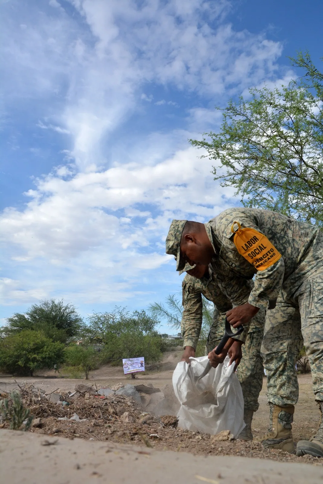 Ciudad Juárez impulsa limpieza y rehabilitación del dique en colonia Complexo Cielo - imagen 14