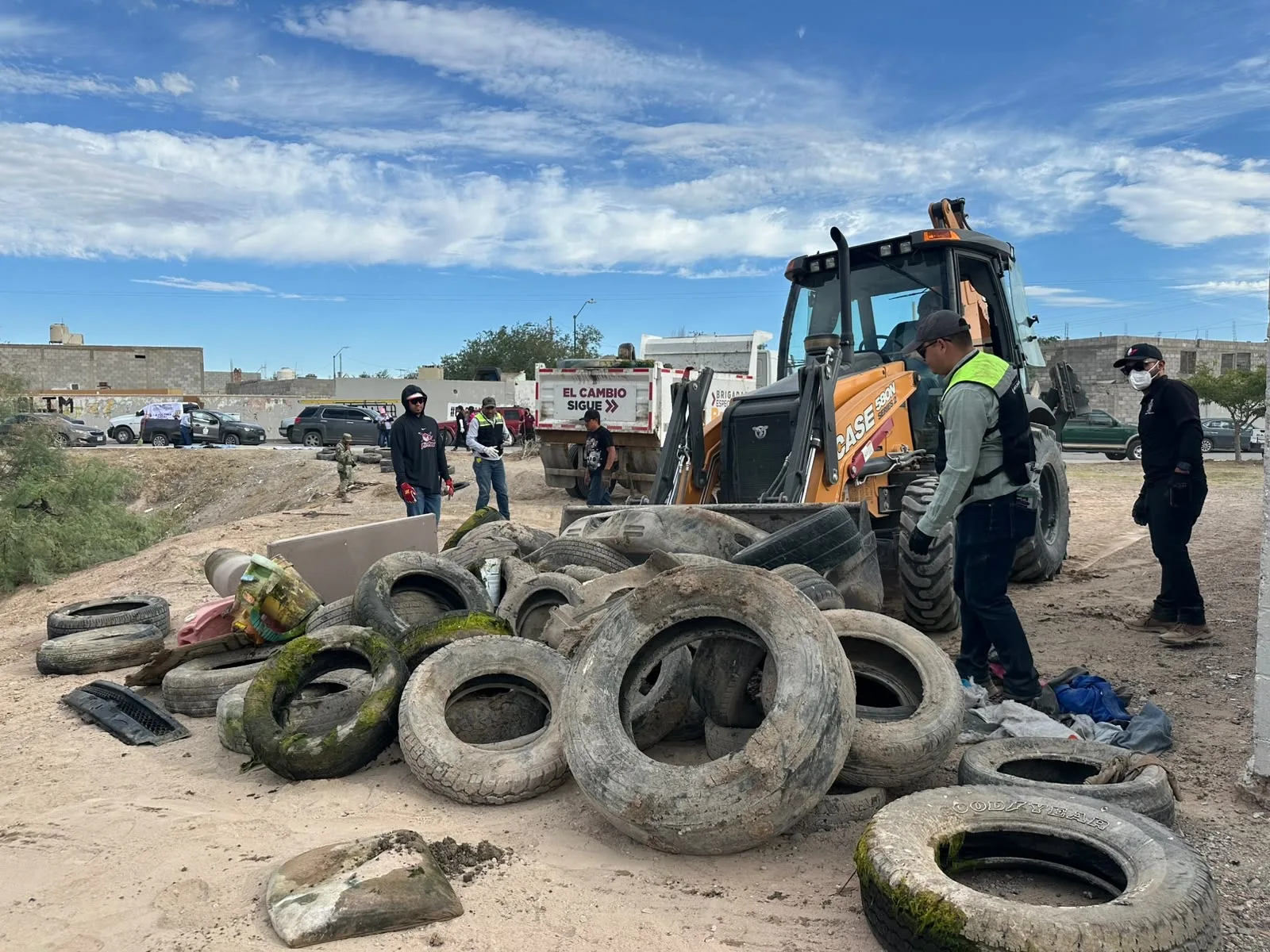 Obras Públicas interviene colonia Parajes del Valle con programa Juárez Amanece Limpio - imagen 3