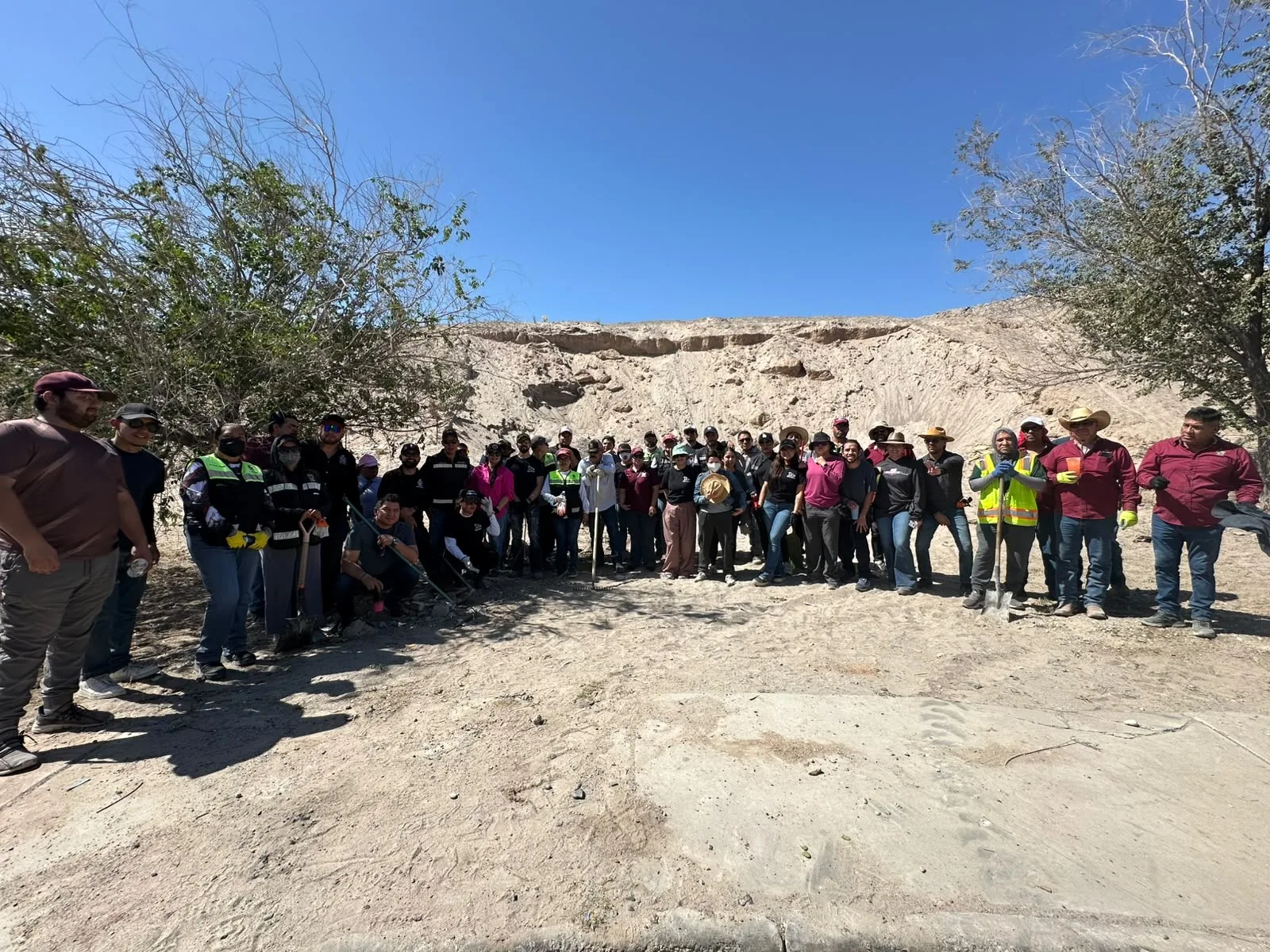 Obras Públicas interviene colonia Parajes del Valle con programa Juárez Amanece Limpio - imagen 5