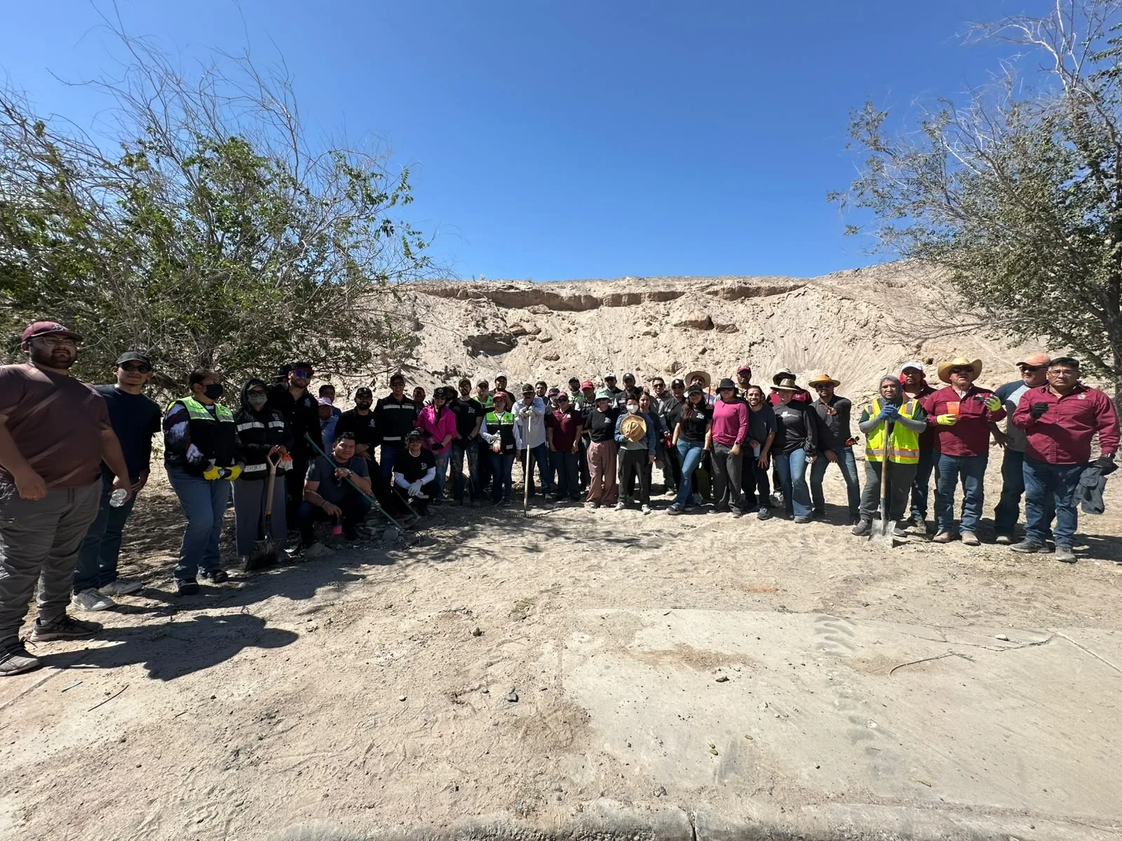 Obras Públicas interviene colonia Parajes del Valle con programa Juárez Amanece Limpio - imagen 7