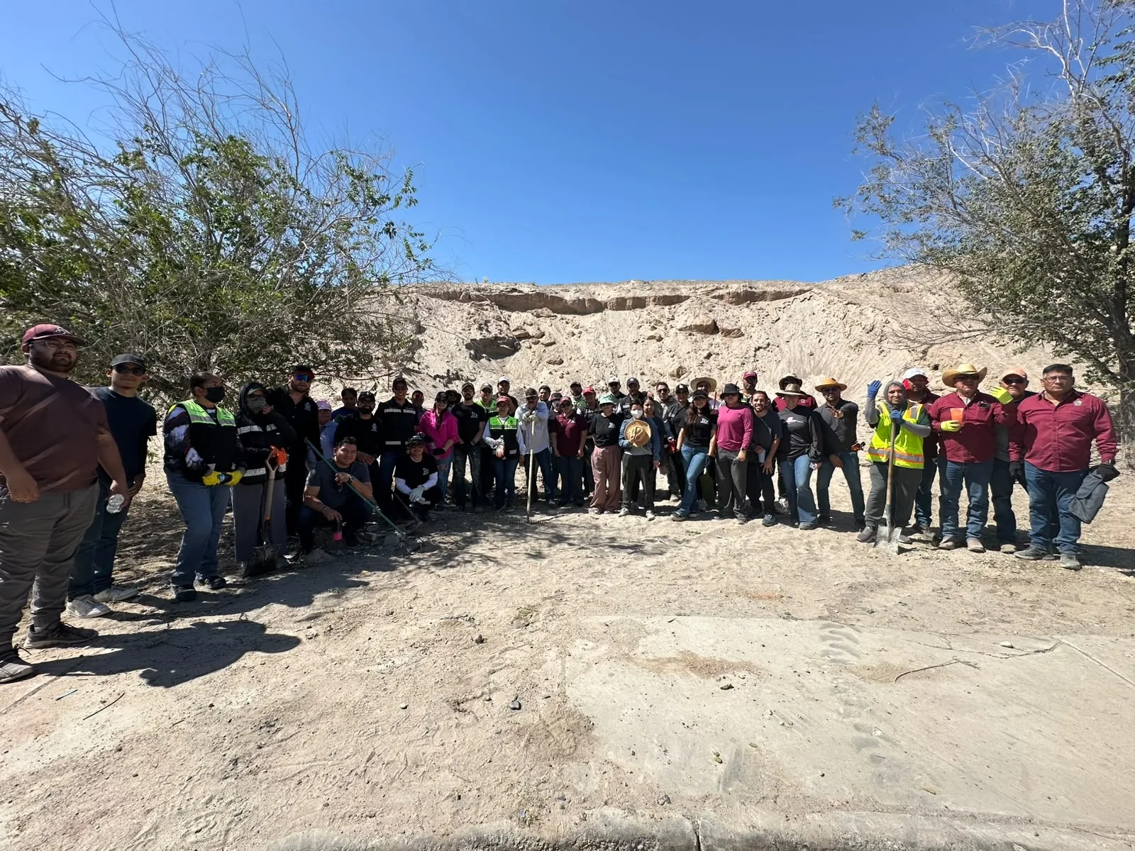 Obras Públicas interviene colonia Parajes del Valle con programa Juárez Amanece Limpio - imagen 8
