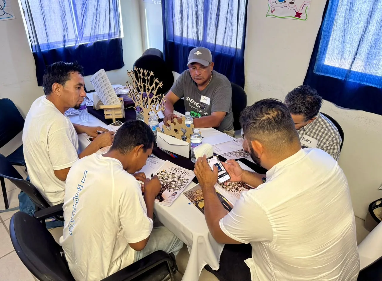 Convivio en CEMATH fortalece vínculos familiares por el Día del Padre en 2026 - imagen 10