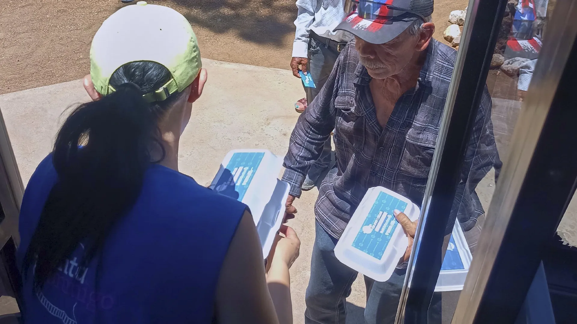 Comedor móvil de NutriChihuahua atiende a más de 50 familias en Bachíniva - imagen 2