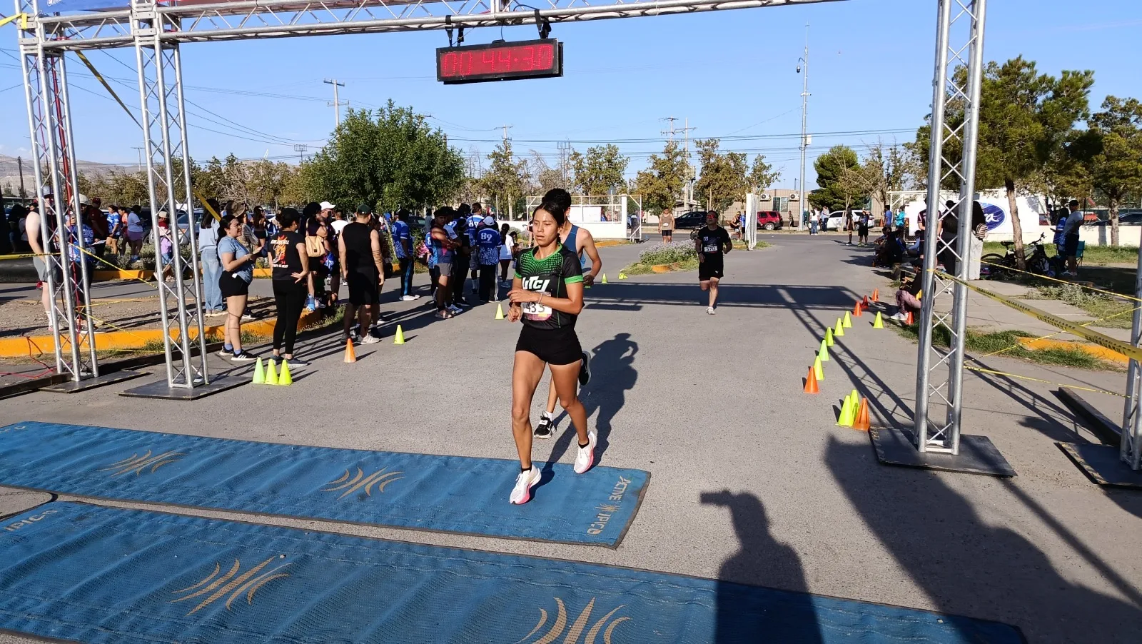 Más de 3,500 corredores participan en la cuarta etapa del Circuito Atlético Pedestre en Ciudad Juárez - imagen 5