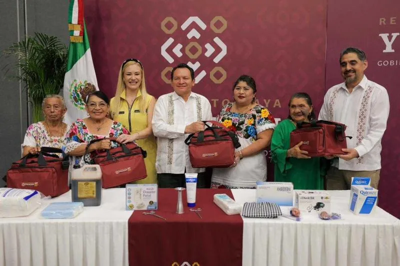 Yucatán implementa Tarjeta Elvia Carrillo Puerto para apoyar a parteras mayas con pagos bimestrales - imagen 2
