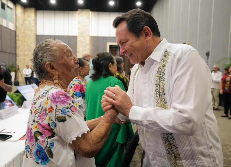 Yucatán implementa Tarjeta Elvia Carrillo Puerto para apoyar a parteras mayas con pagos bimestrales - imagen 4