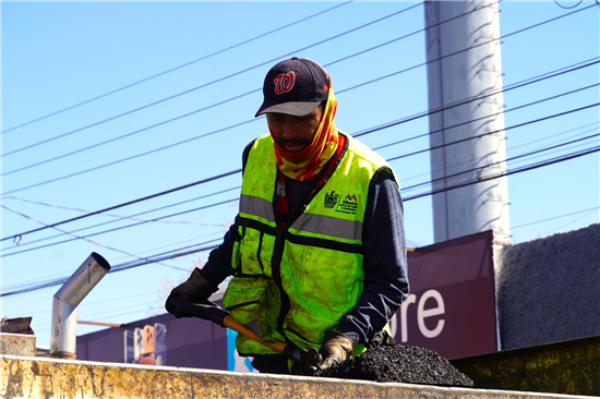 Municipio de Chihuahua repara más de mil baches en una semana - imagen 2