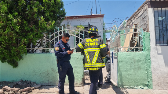 Bomberos y Policía Municipal inspeccionan predios en riesgo en Chihuahua y detienen a siete personas - imagen 1