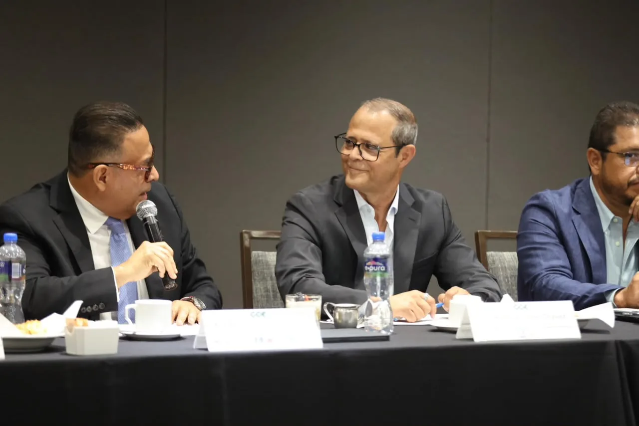 Héctor Ortiz Orpinel asegura continuidad en proyectos municipales y estabilidad para el sector empresarial en León - imagen 13