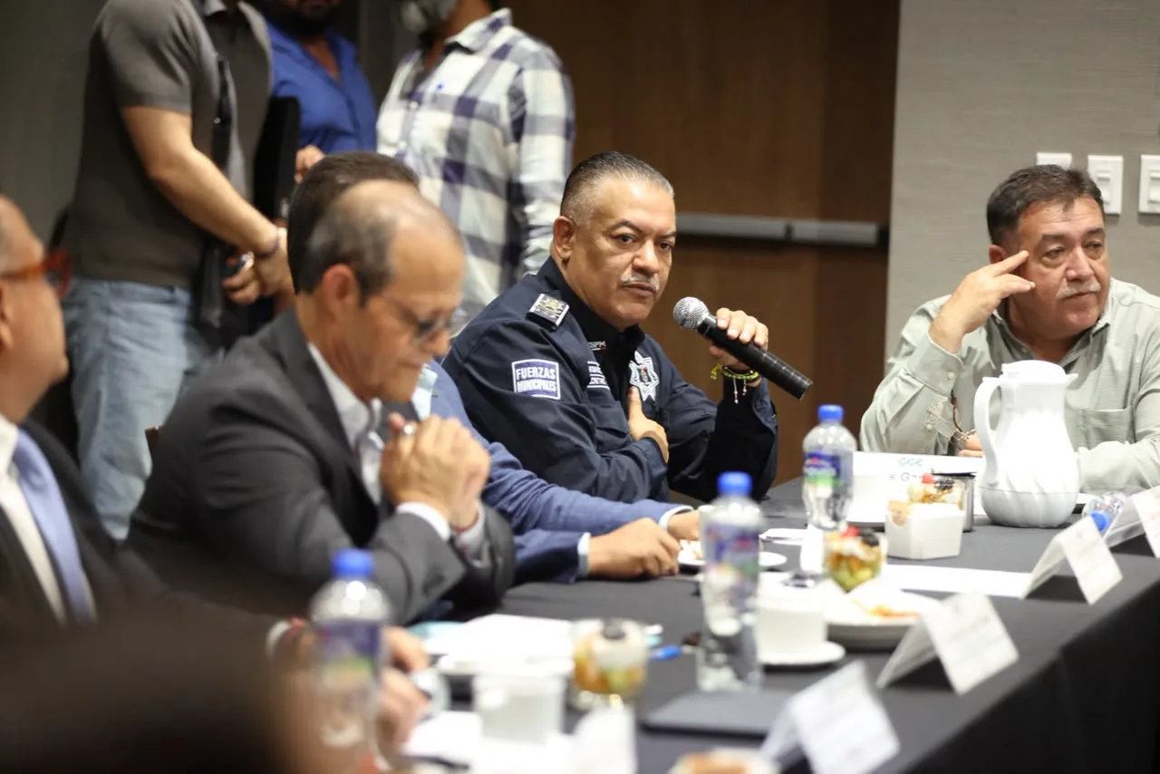 Héctor Ortiz Orpinel asegura continuidad en proyectos municipales y estabilidad para el sector empresarial en León - imagen 16