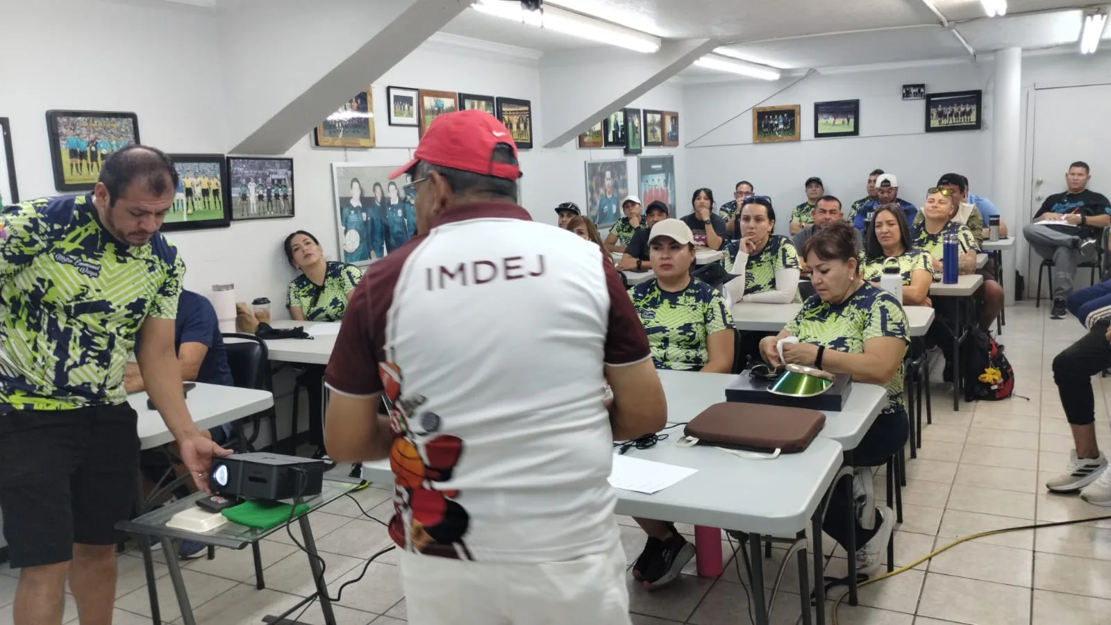 Inicia clínica de atletismo para capacitar a maestros de primaria en Ciudad Juárez - imagen 3