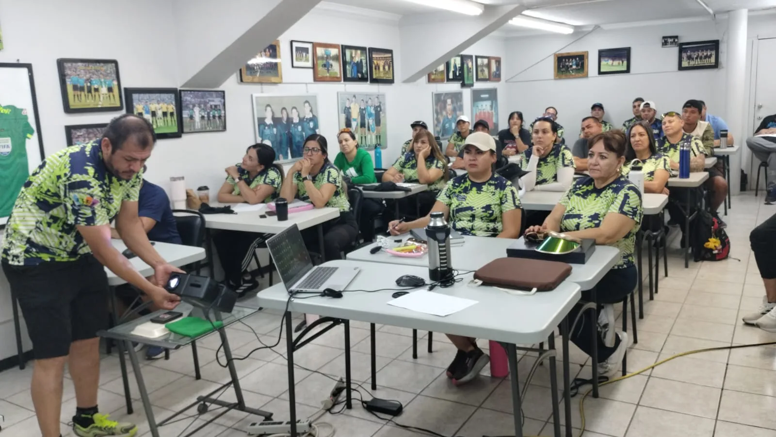 Inicia clínica de atletismo para capacitar a maestros de primaria en Ciudad Juárez - imagen 5